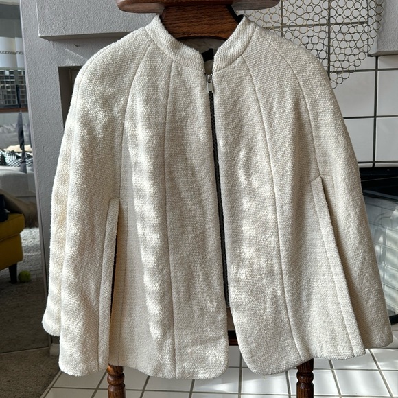 Zara cream colored cape size medium - Picture 1 of 12